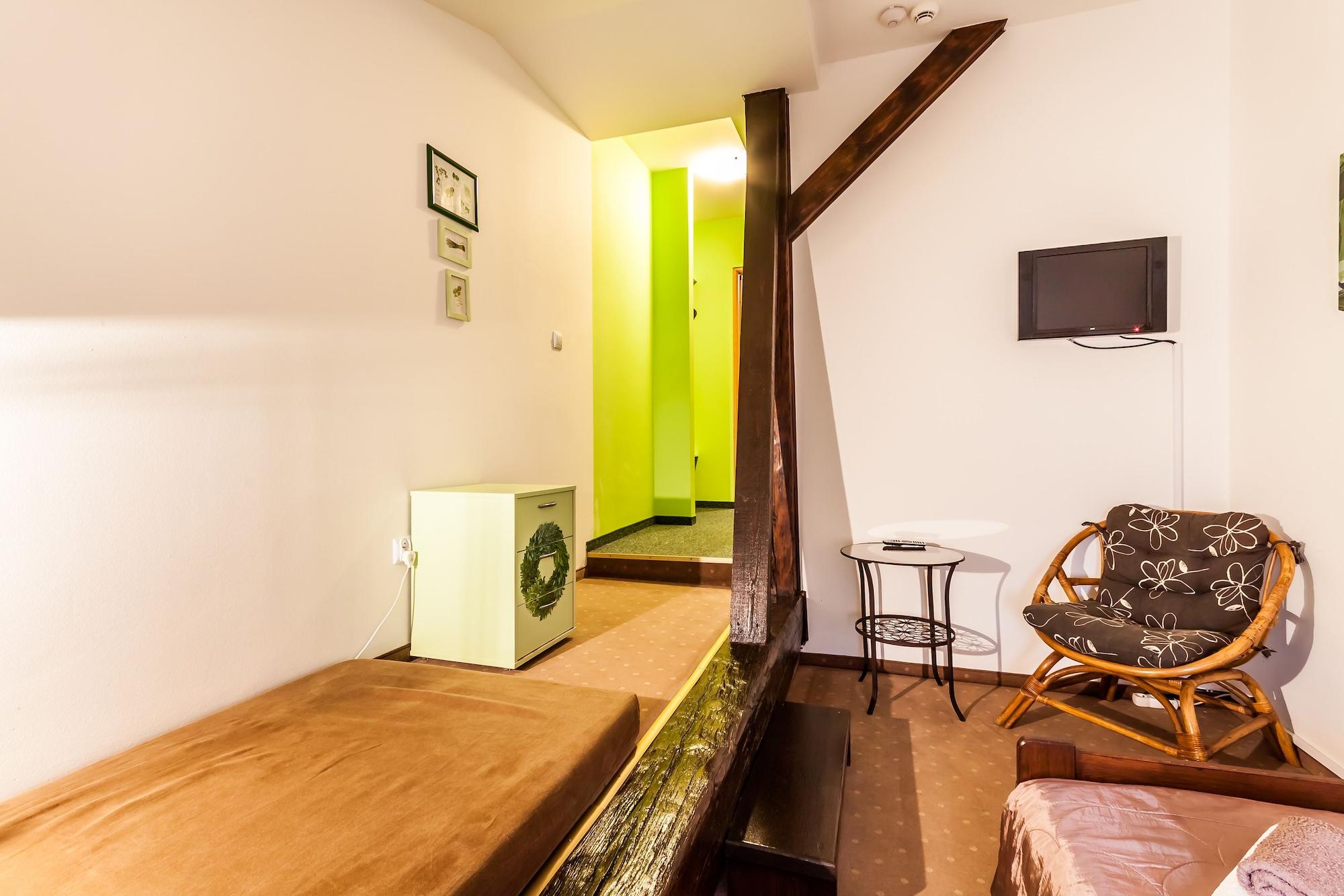 The Secret Garden Hostel Krasków Εξωτερικό φωτογραφία